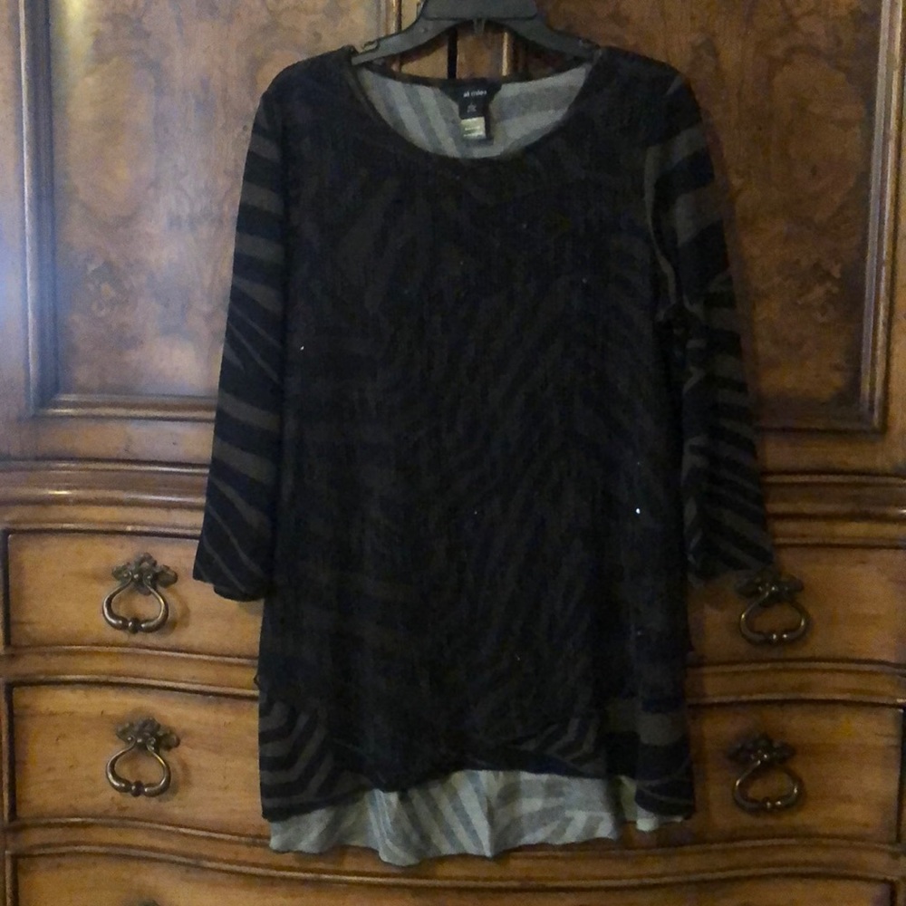 Ali Miles top